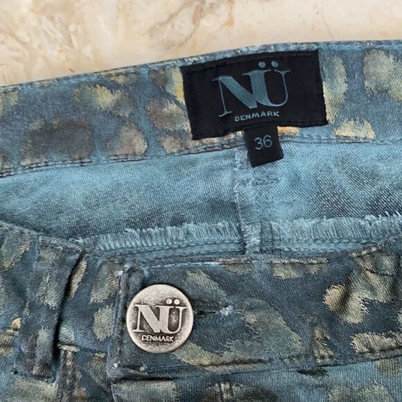 NÜ Denmark Offside Zip Metallic Leopard Print Jean - Picture 14 of 14